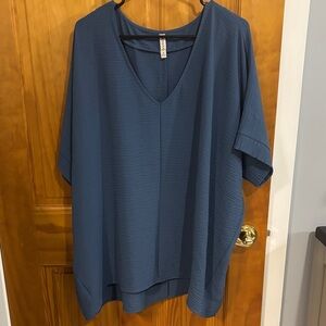 Zenana Outfitters Navy V-Neck Tunic